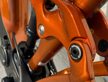 Celoodpružený horský elektrobicykel GIANT Reign E+3 - centrum e-bicykla